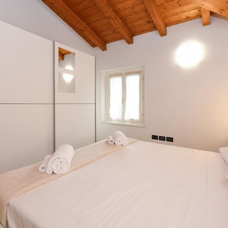 Wendy Apartment- Twobedroom & Pool & Parkprivatefree & Sports Desenzano del Garda Eksteriør billede