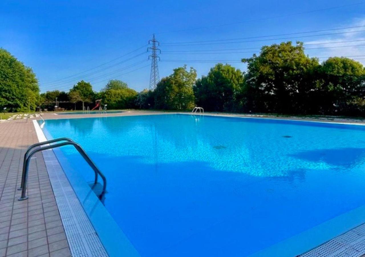 Wendy Apartment- Twobedroom & Pool & Parkprivatefree & Sports Desenzano del Garda Eksteriør billede