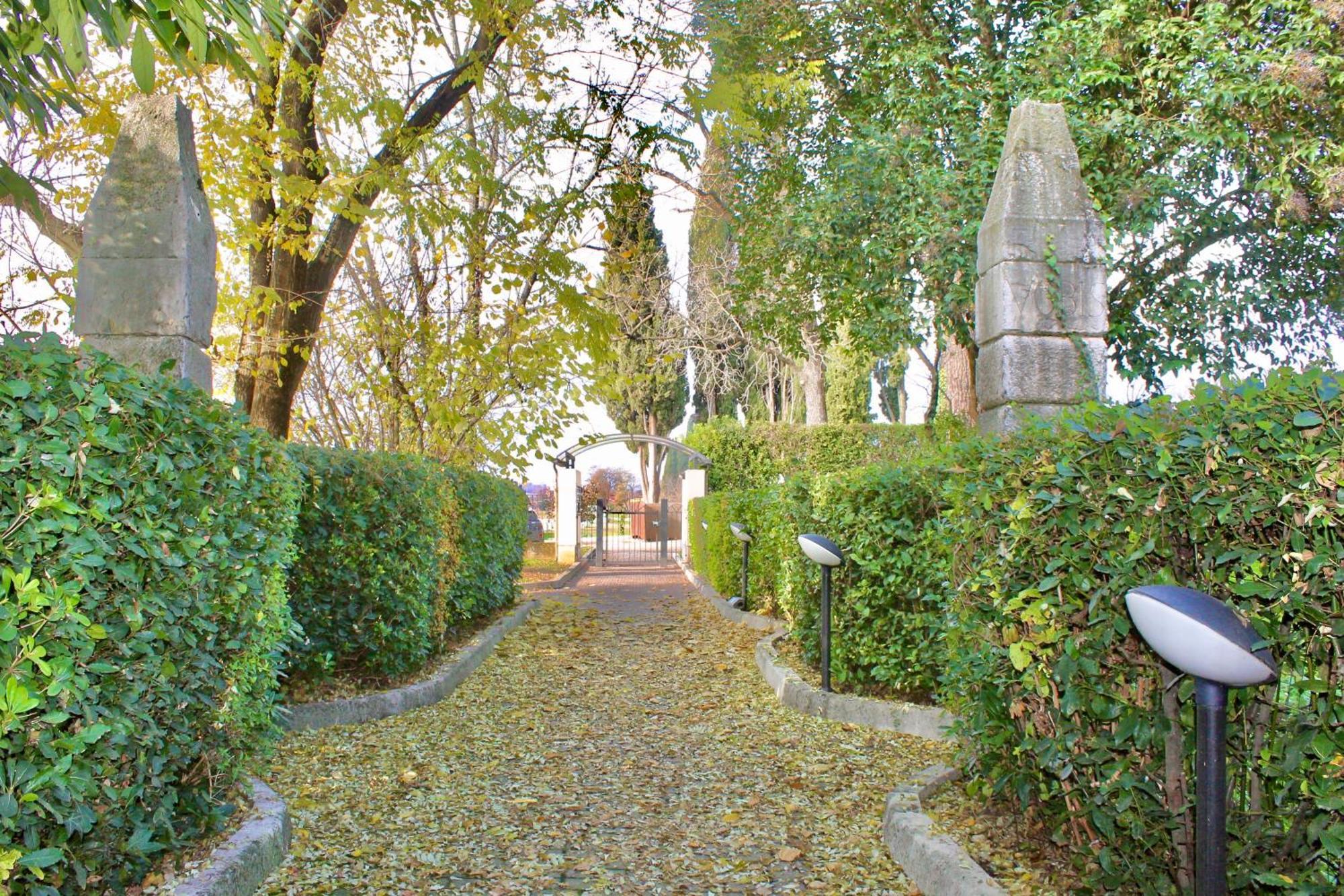 Wendy Apartment- Twobedroom & Pool & Parkprivatefree & Sports Desenzano del Garda Eksteriør billede
