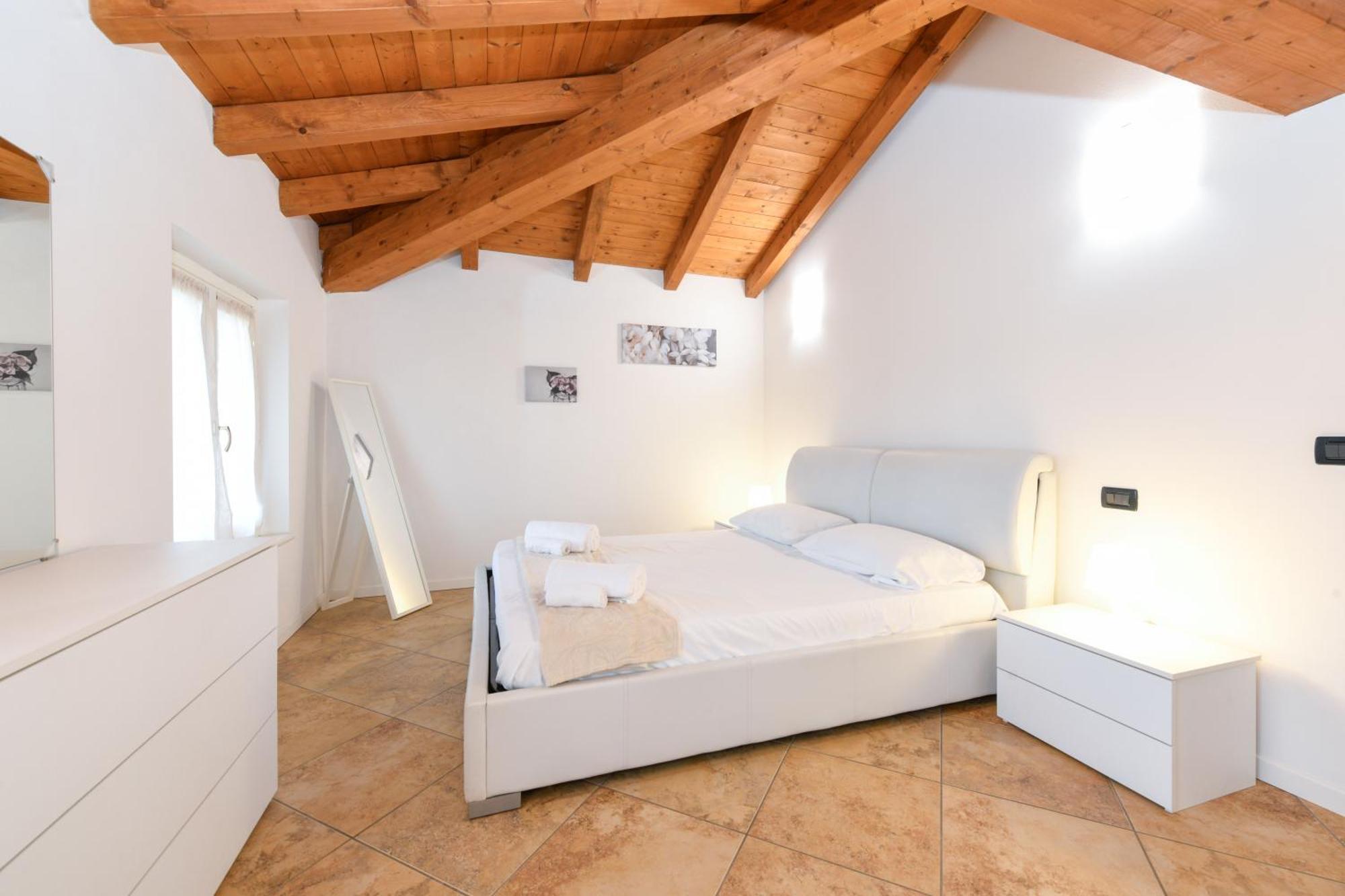 Wendy Apartment- Twobedroom & Pool & Parkprivatefree & Sports Desenzano del Garda Eksteriør billede