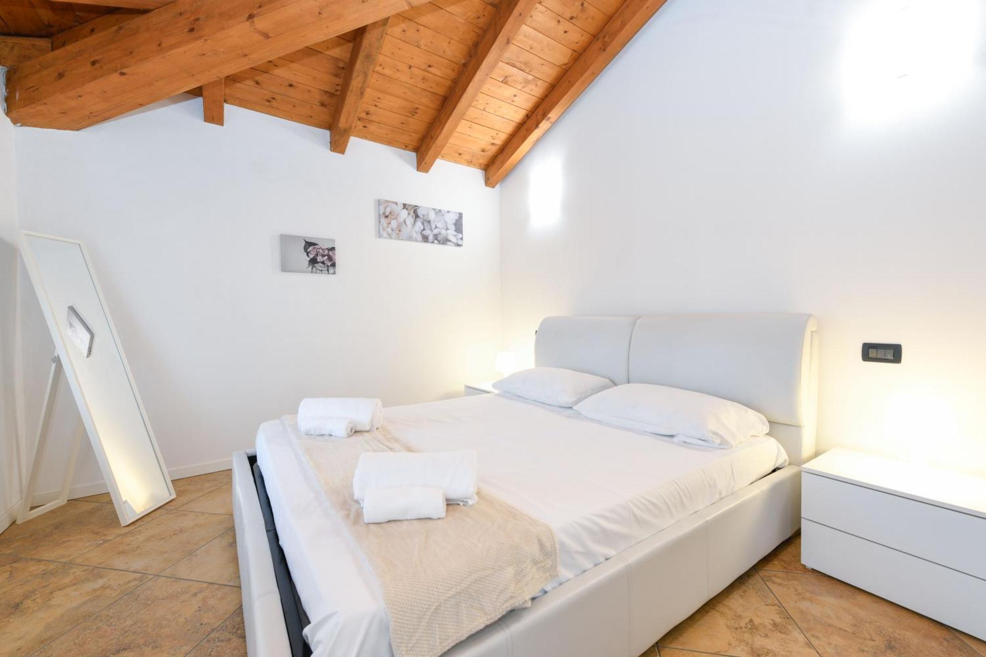 Wendy Apartment- Twobedroom & Pool & Parkprivatefree & Sports Desenzano del Garda Eksteriør billede