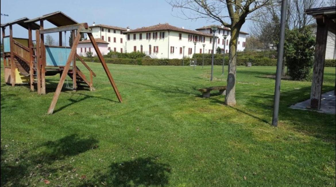 Wendy Apartment- Twobedroom & Pool & Parkprivatefree & Sports Desenzano del Garda Eksteriør billede